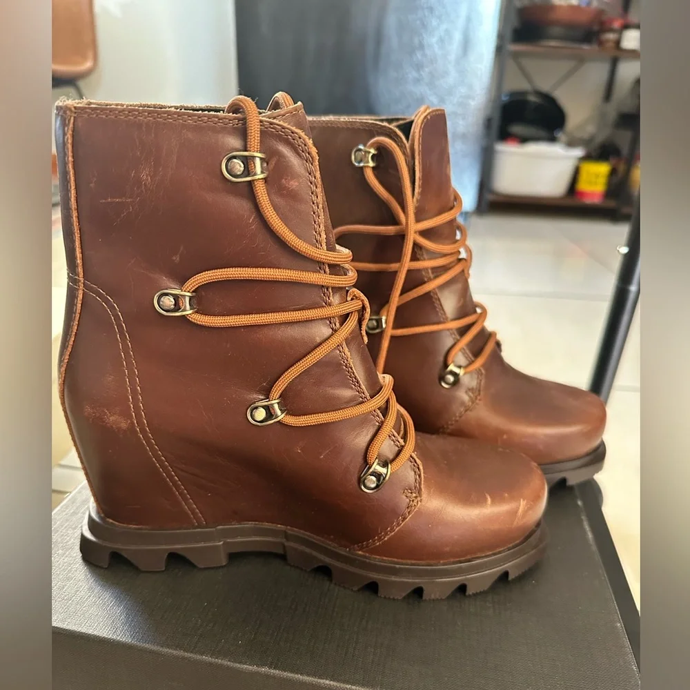 NWT Sorel Joan of arc Tan Leather Wedge Boots - Picture 8 of 16